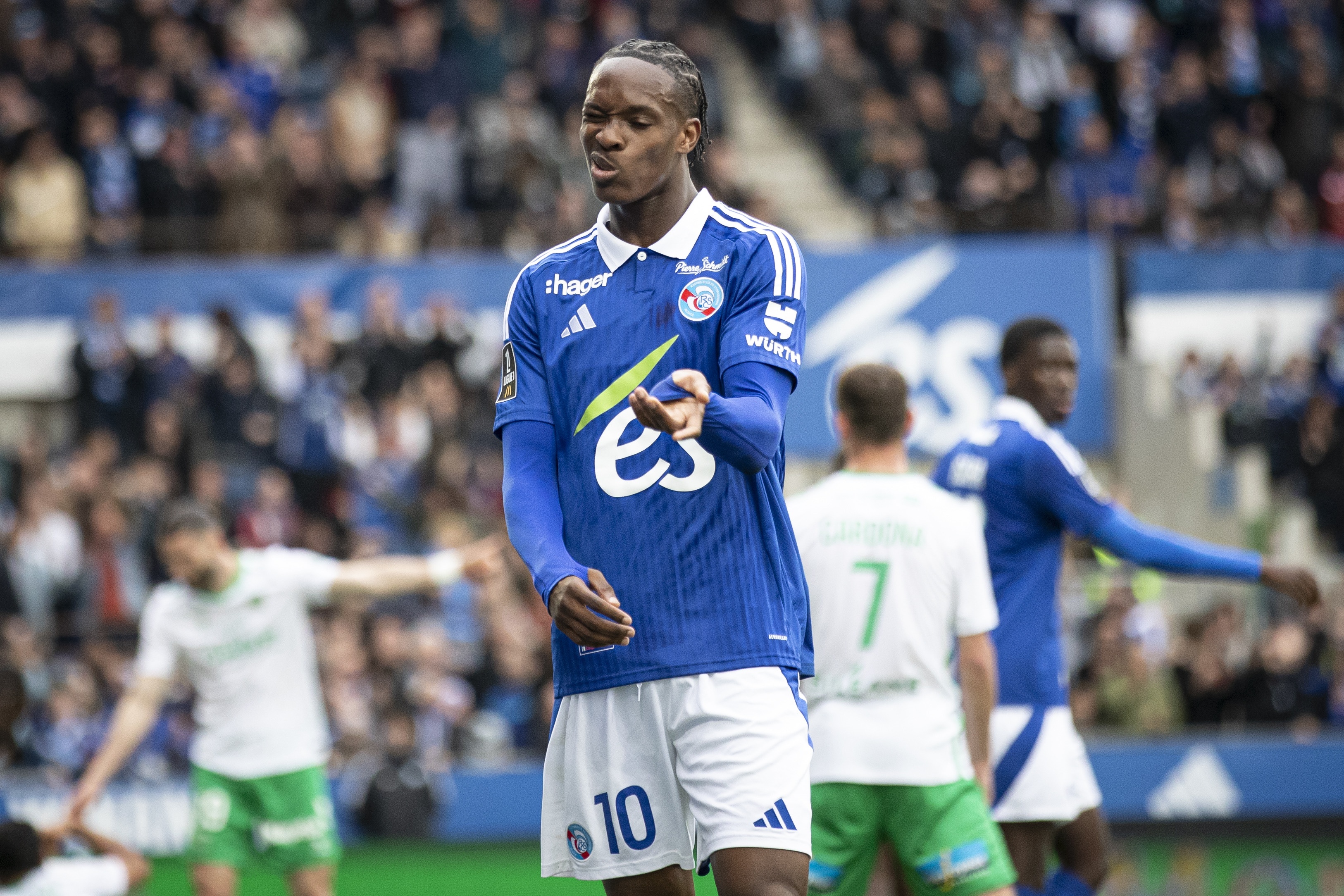 记者：切尔西相信埃梅加2026年将具备征战英超的水平